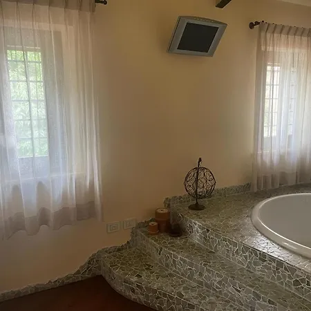 Roberto Apartment